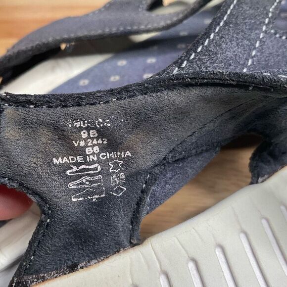 Lands'‎ End Woman's Comfort gray suede strappy  flat sandals size 9B - Picture 5 of 7